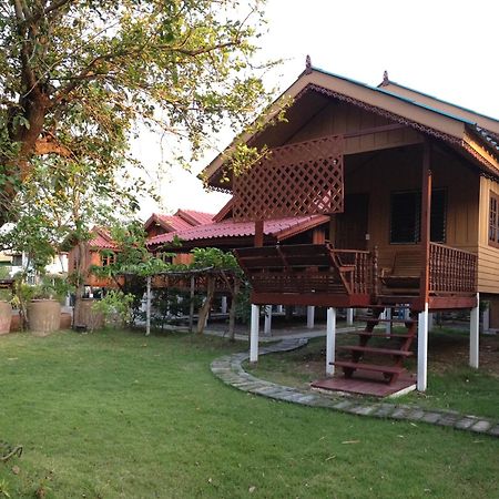 The Little Lopburi Village מראה חיצוני תמונה