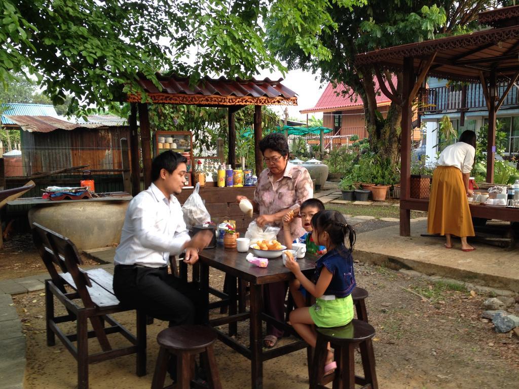 The Little Lopburi Village מראה חיצוני תמונה