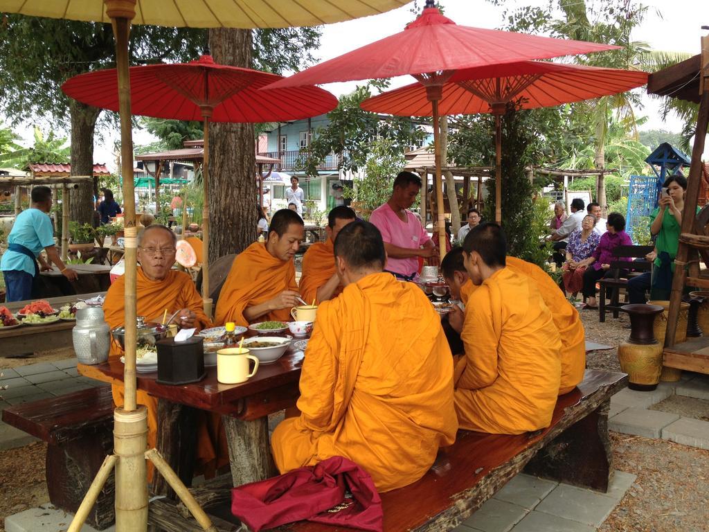 The Little Lopburi Village מראה חיצוני תמונה