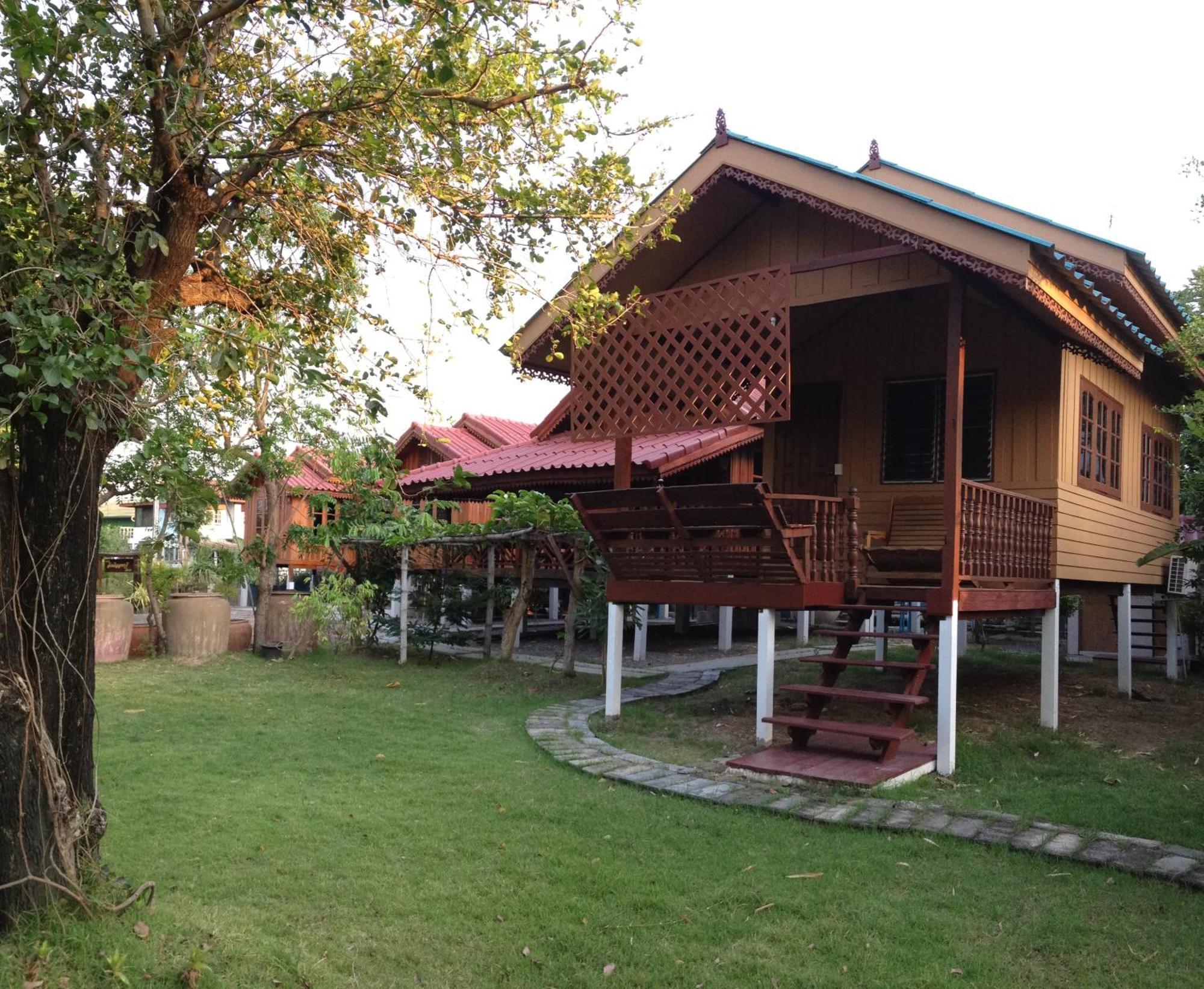 The Little Lopburi Village מראה חיצוני תמונה